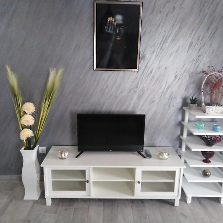 Danica Apartment สเรมสกา มิโตรวิตซา ภายนอก รูปภาพ